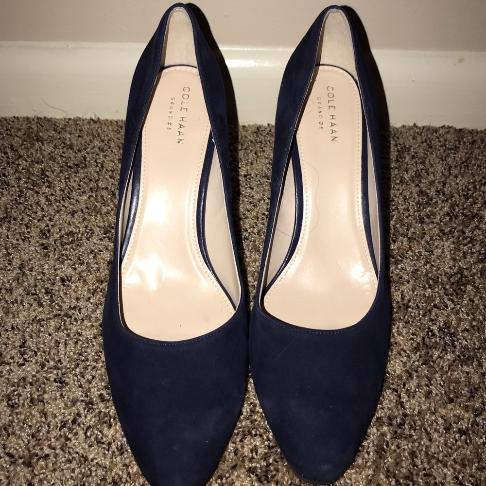 COLE HAAN GRAND OS SIGNATURE NAVY BLUE SUEDE HEELS